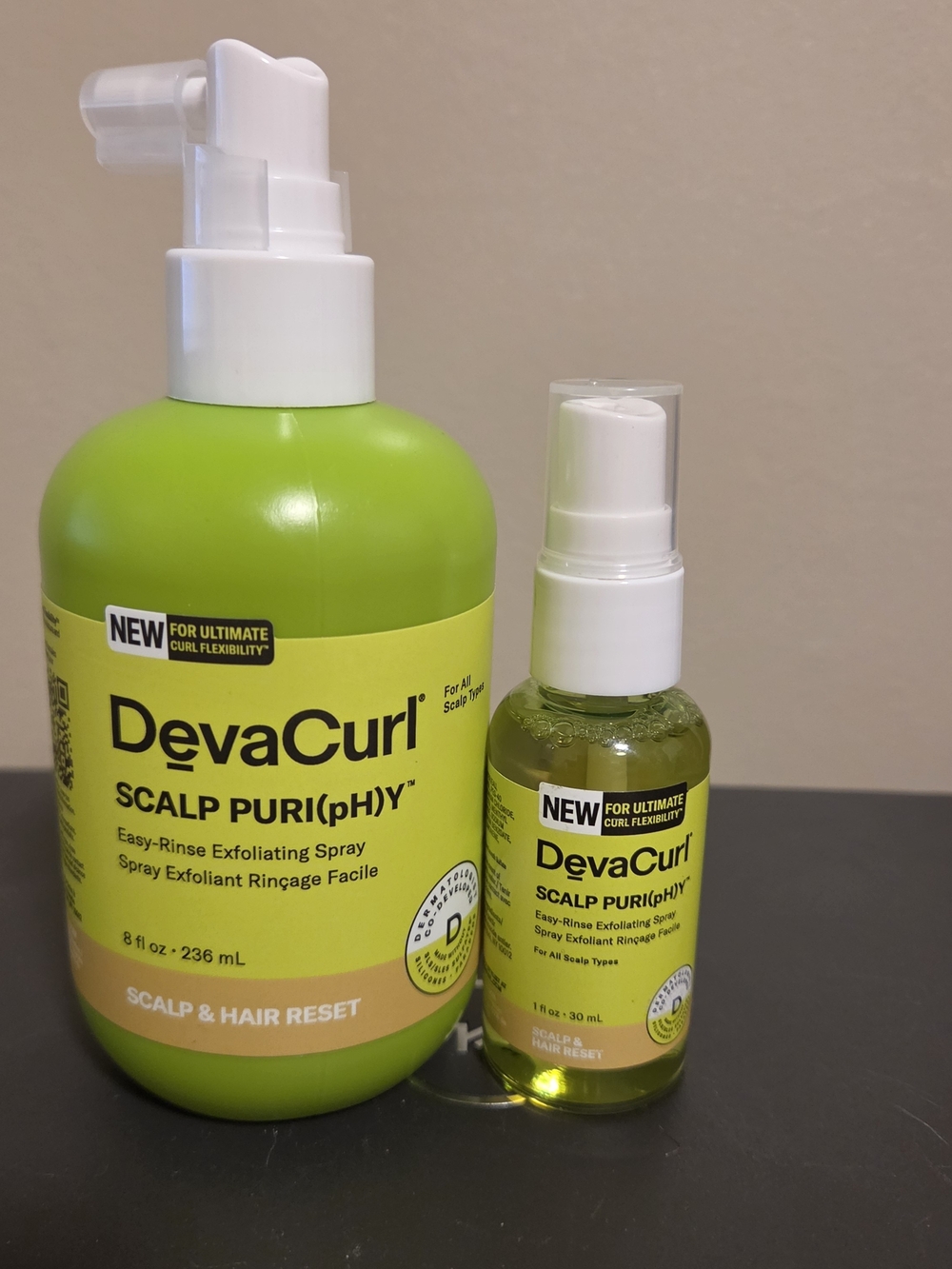 DevaCurl Scalp Puri(pH)y Exfoliating Spray — Lime Green & White